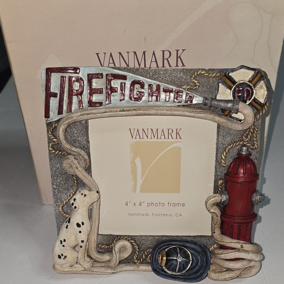 Vanmark Red Hats Of Courage 3D Photo Frame Firefighter Fireman Firehouse 4" x 4" - Picture 1 of 4